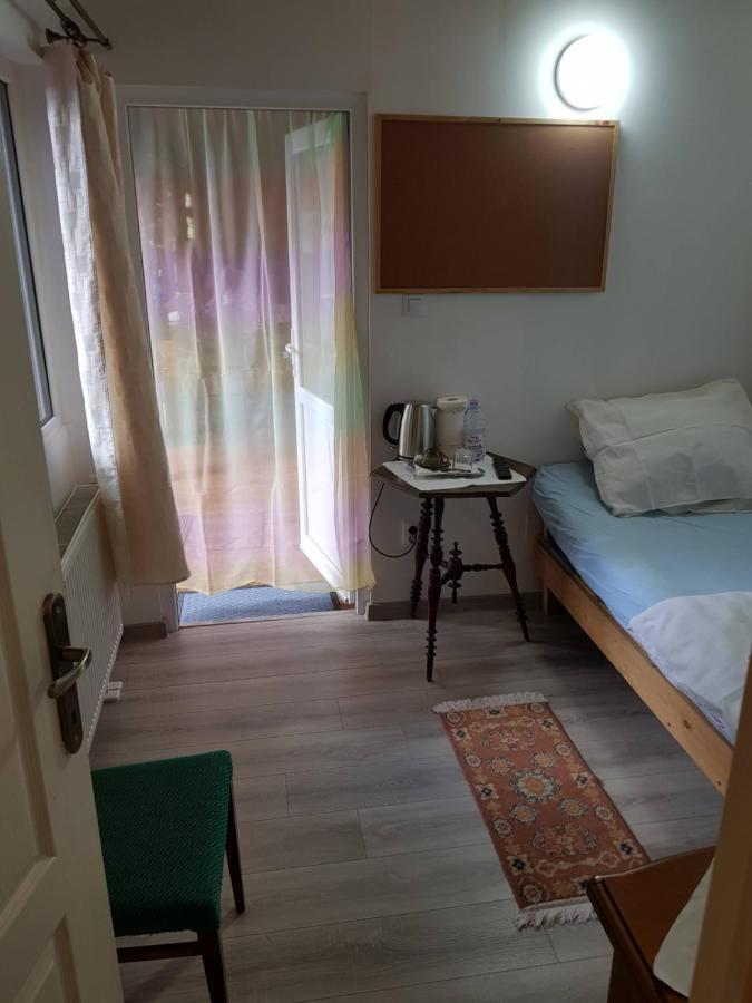 Hompot Accommodation Дева Экстерьер фото
