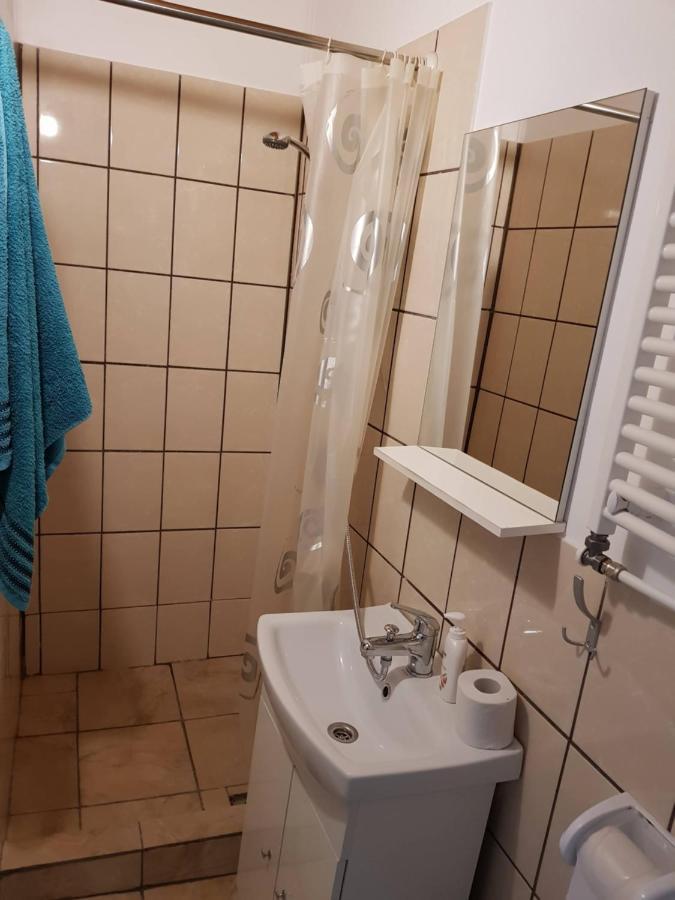 Hompot Accommodation Дева Экстерьер фото