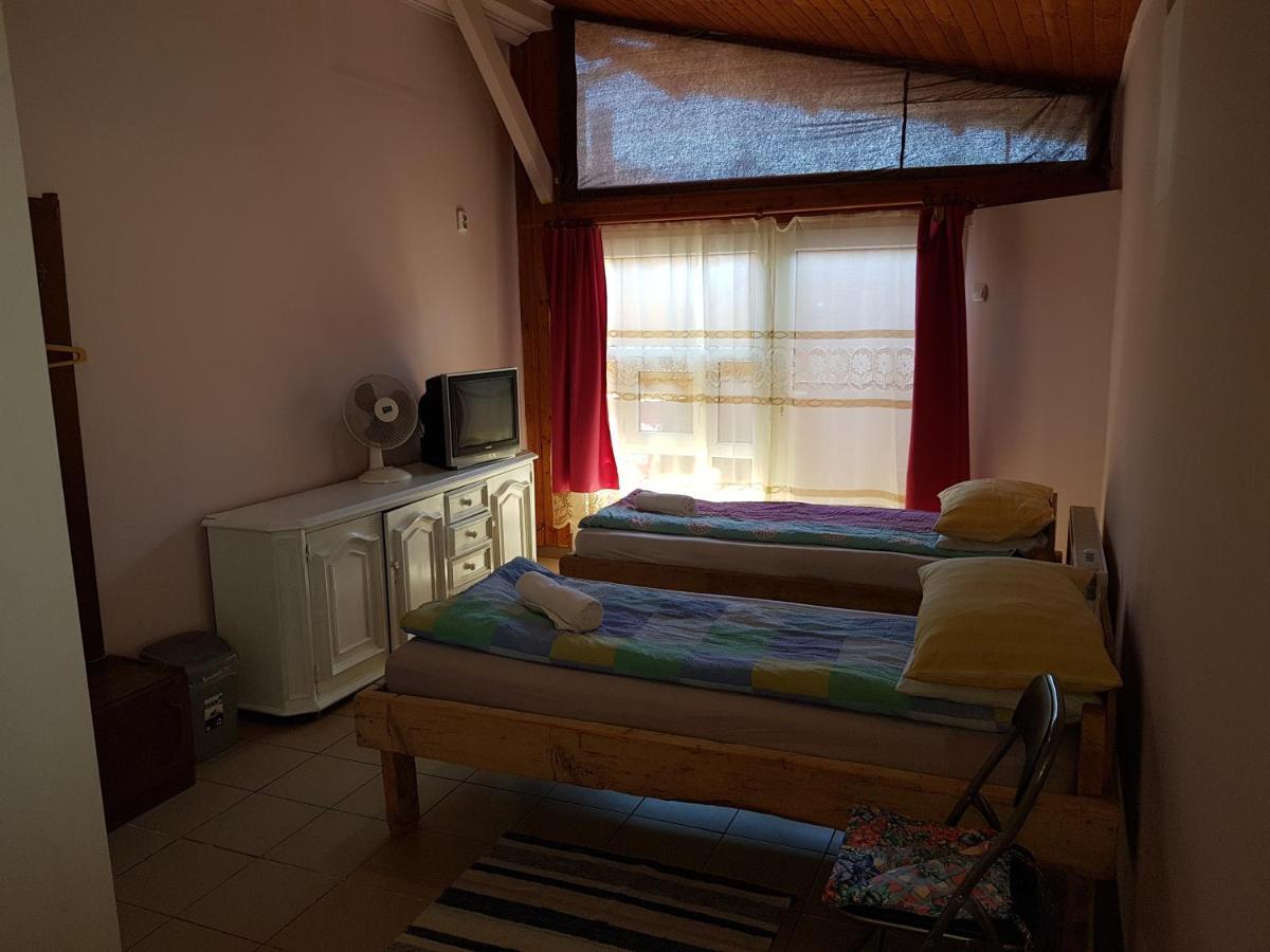 Hompot Accommodation Дева Экстерьер фото